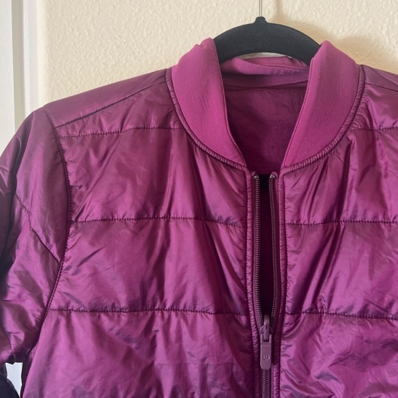 Lululemon Non-Stop Bomber Jacket Quilted
Reversible in Marvel - Women’s Size 6 - Picture 10 of 14